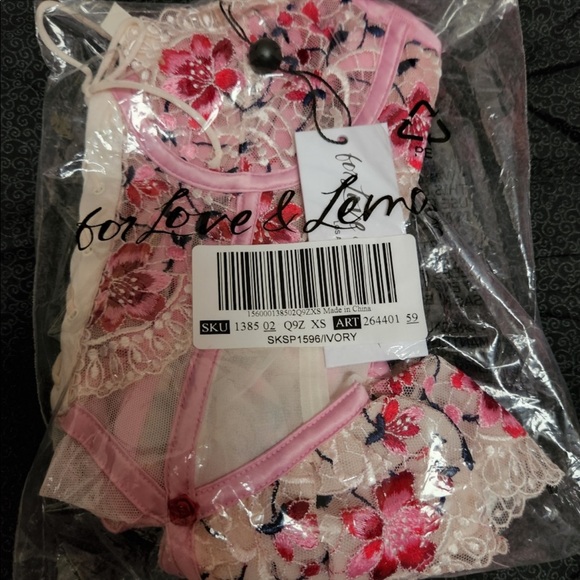 FOR LOVE & LEMONS Festival Rose Teddy - Picture 4 of 6